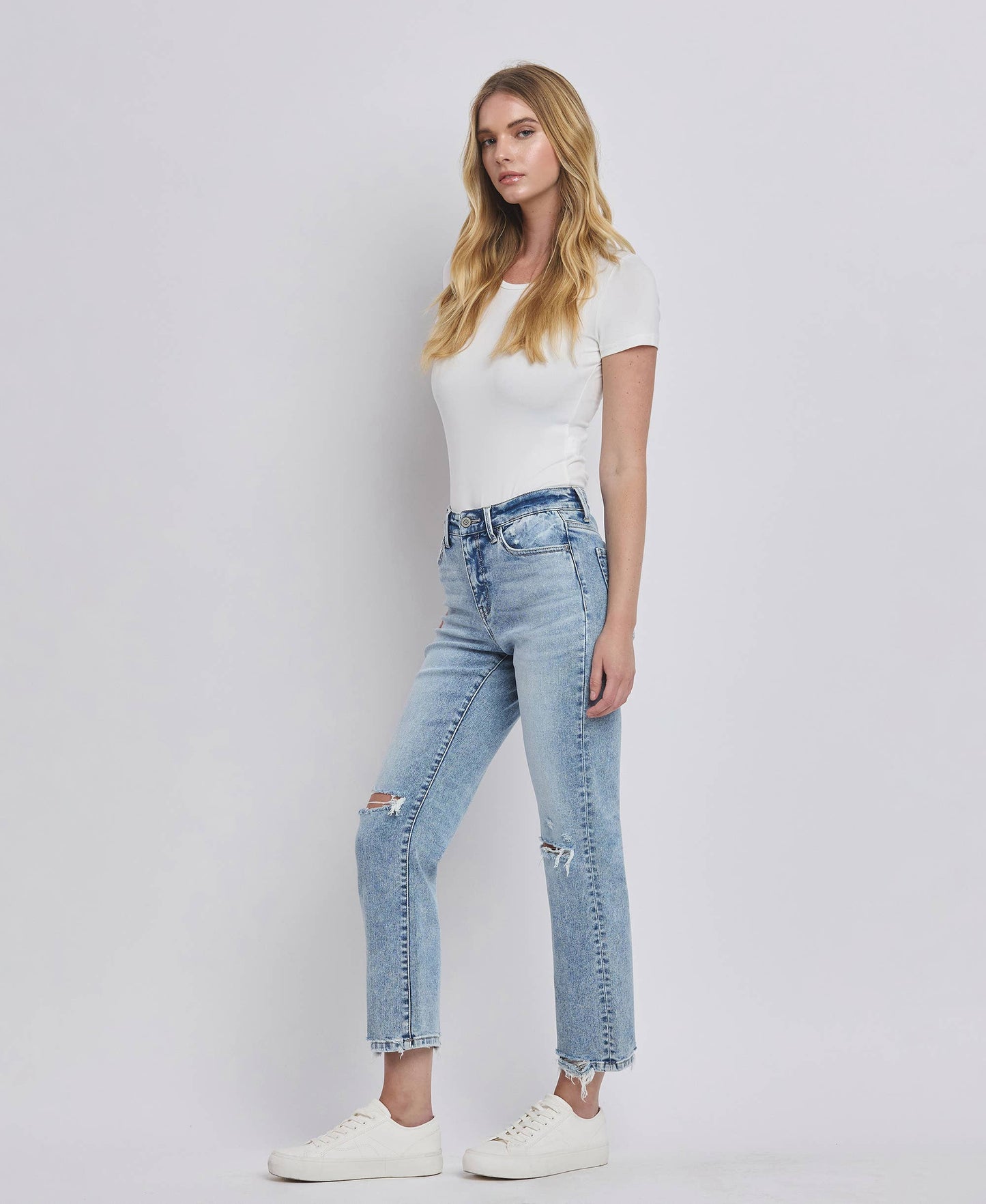 VIVID HIGH RISE DISTRESSED JEANS
