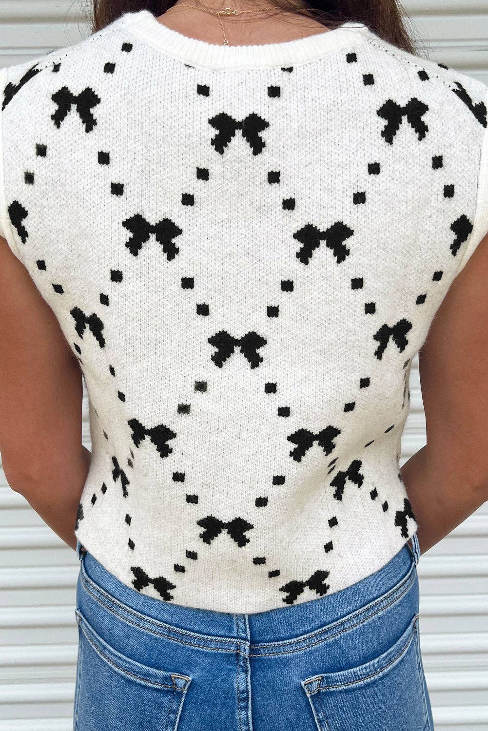 White Bow Pattern Buttoned Side Cropped Sweater Vest - Small