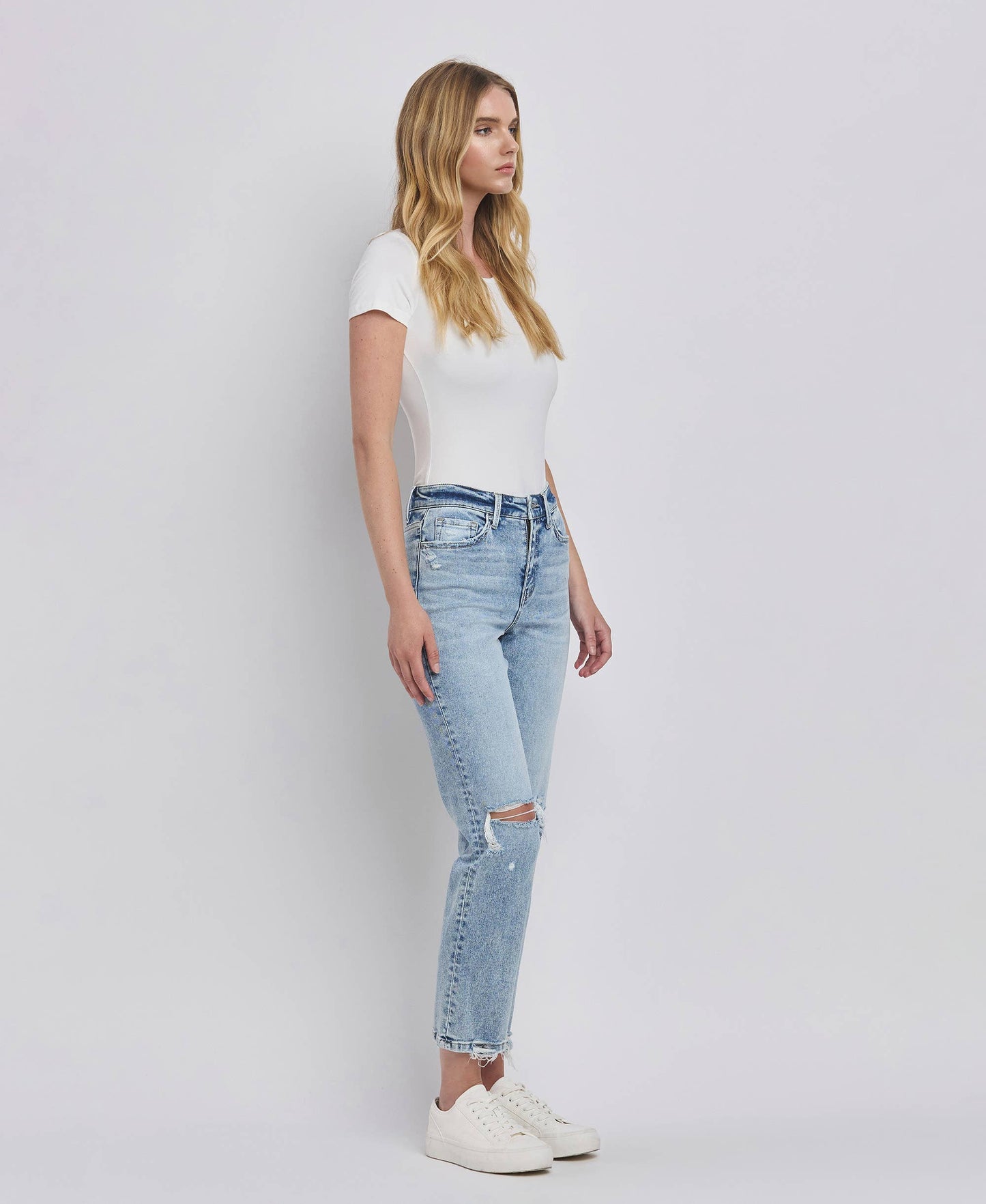 VIVID HIGH RISE DISTRESSED JEANS