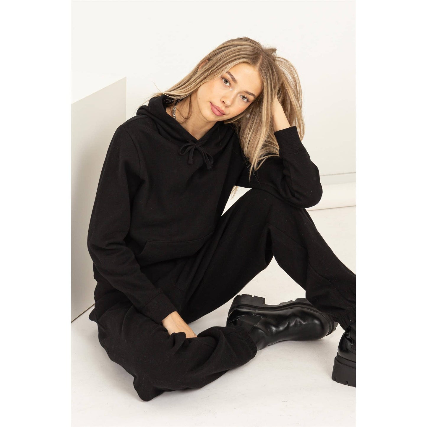 UPBEAT ENERGY LONG SLEEVE PULLOVER HOODIE