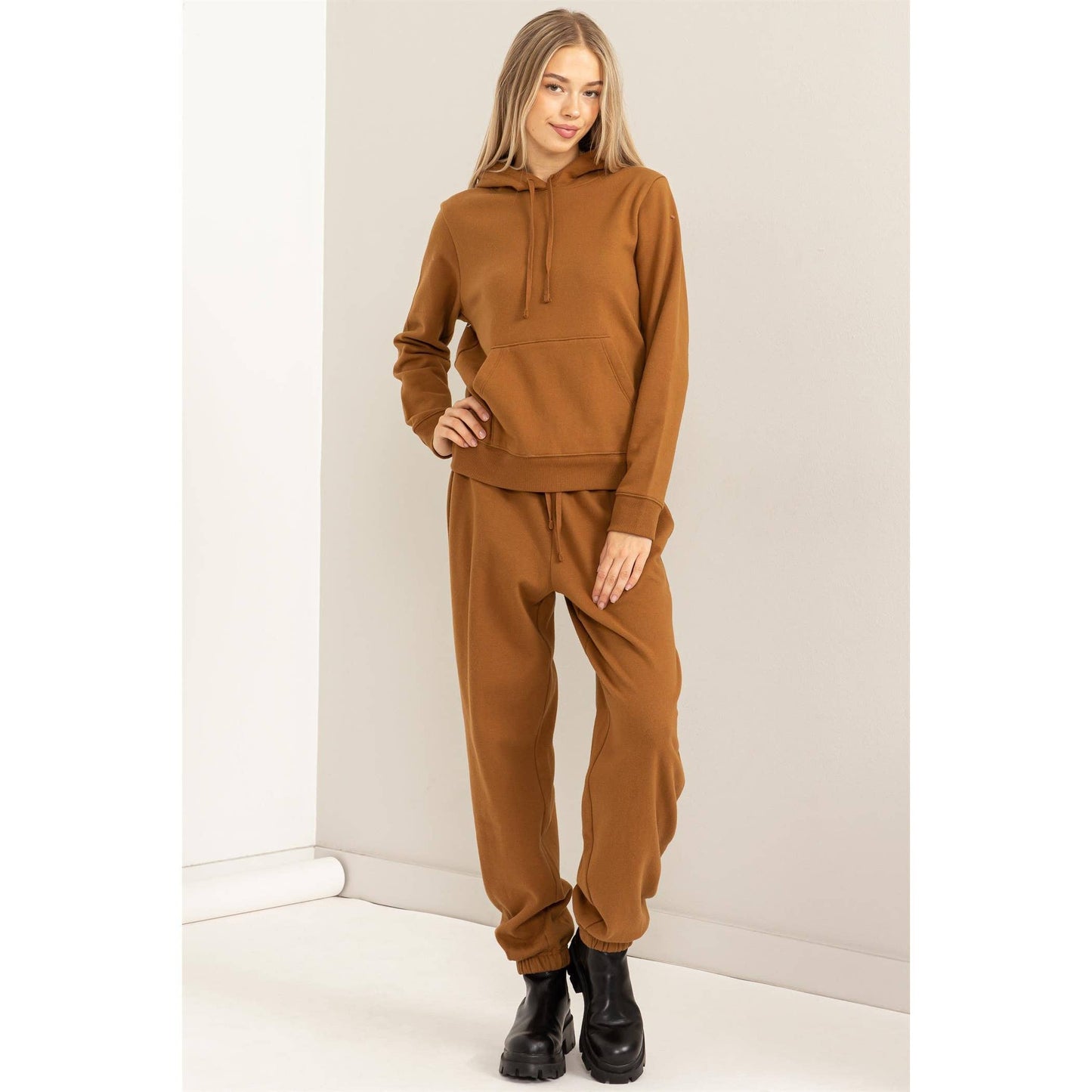 UPBEAT ENERGY LONG SLEEVE PULLOVER HOODIE