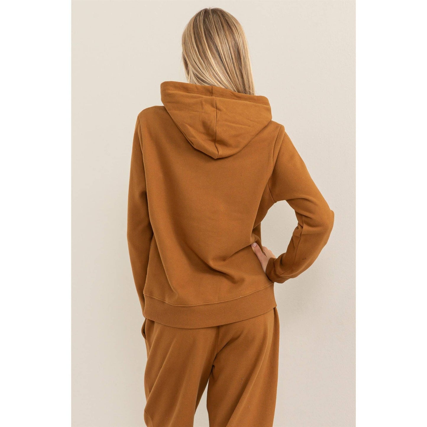 UPBEAT ENERGY LONG SLEEVE PULLOVER HOODIE