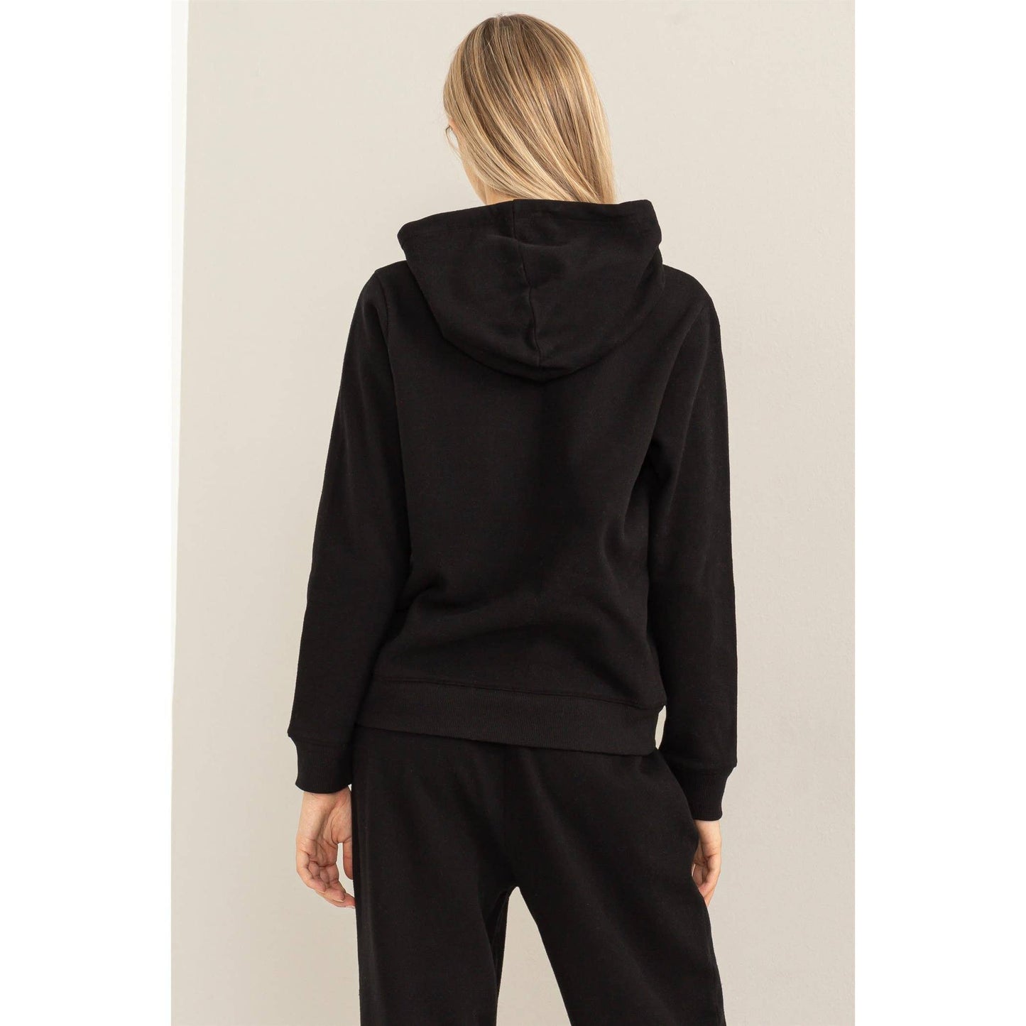 UPBEAT ENERGY LONG SLEEVE PULLOVER HOODIE