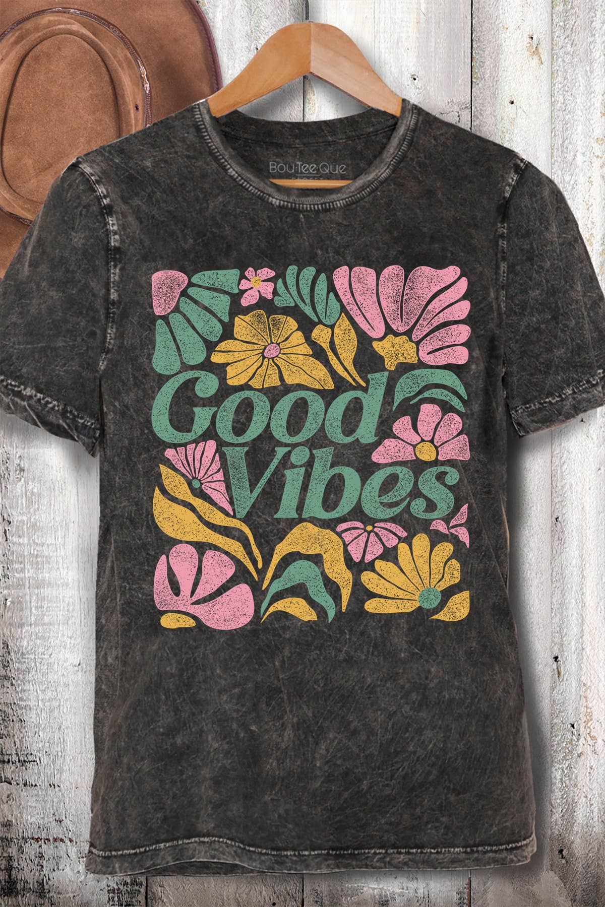 GOOD VIBES - Mineral Wash Tee