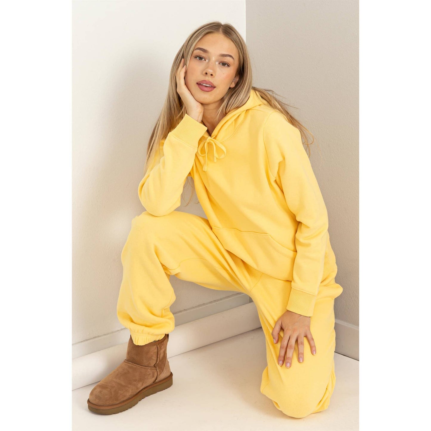 UPBEAT ENERGY LONG SLEEVE PULLOVER HOODIE