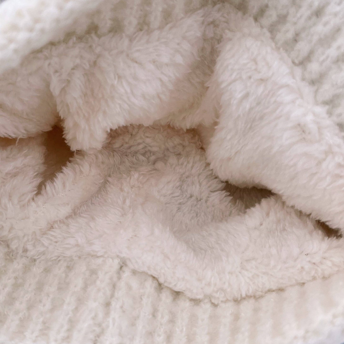 MONTANA MOUNTAIN WAFFLE KNIT BEANIE: Cream