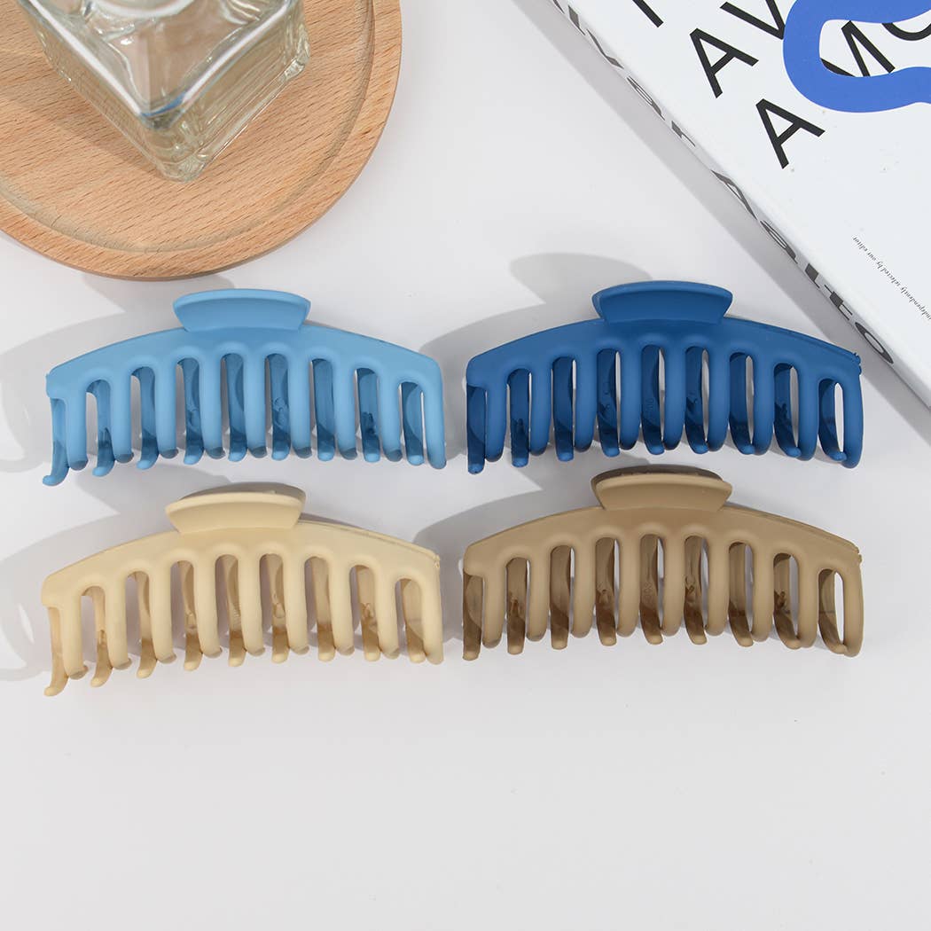 Jumbo Resin Hair Clip: Blue