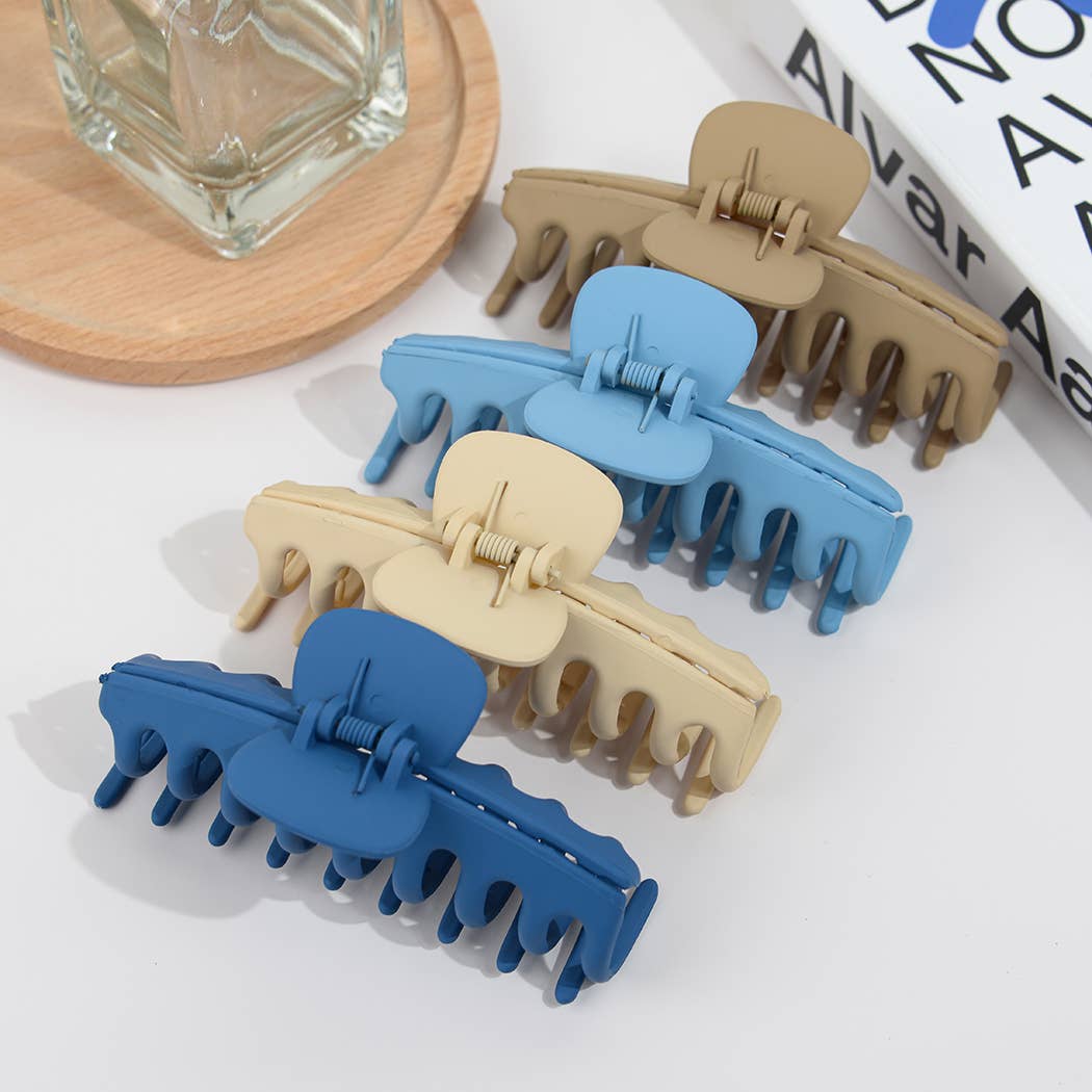 Jumbo Resin Hair Clip: Blue