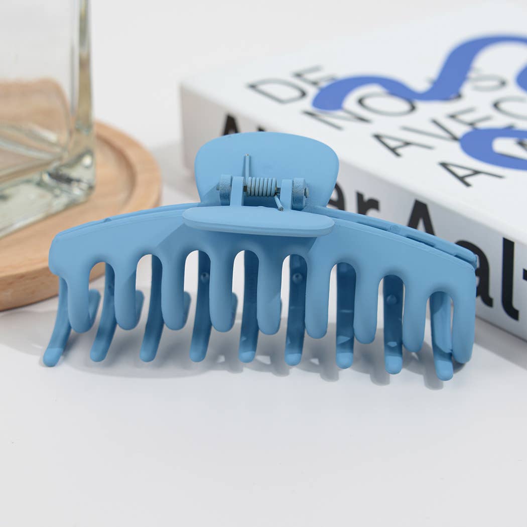 Jumbo Resin Hair Clip: Blue